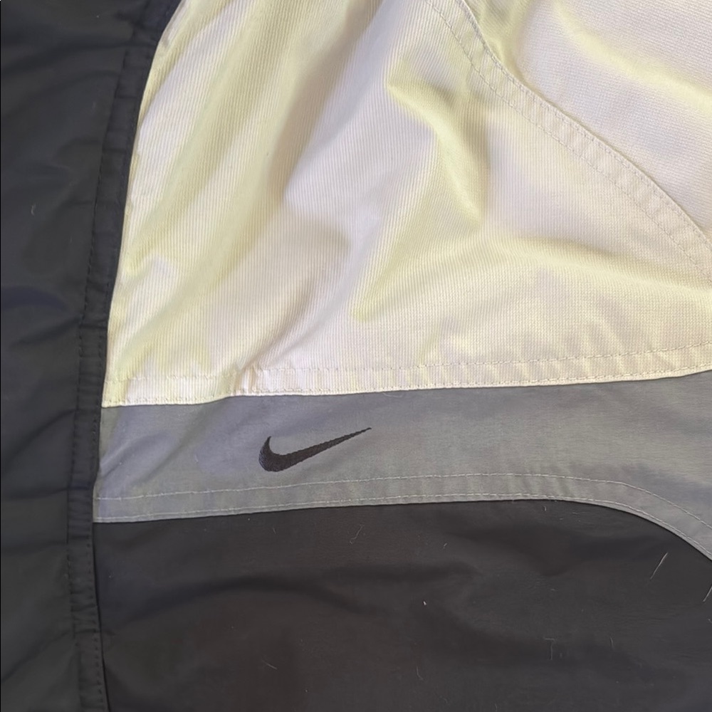 Nike Black and Gray Jacket with Hood - Picture 4 of 5